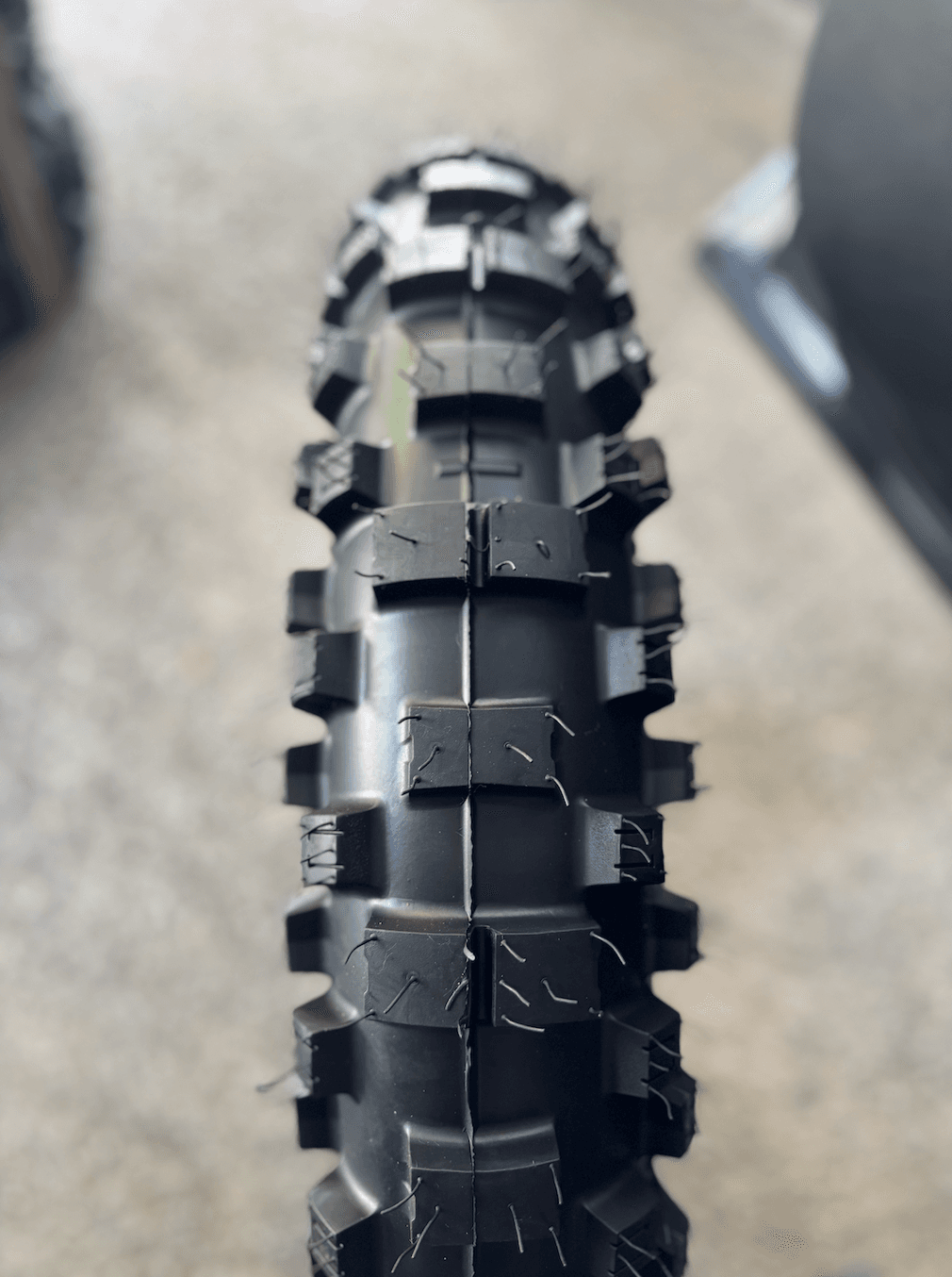 OBOR_BULWARK_EXTREME_ENDURO_PNEVMATIKA_140-80-18_PREMIUM