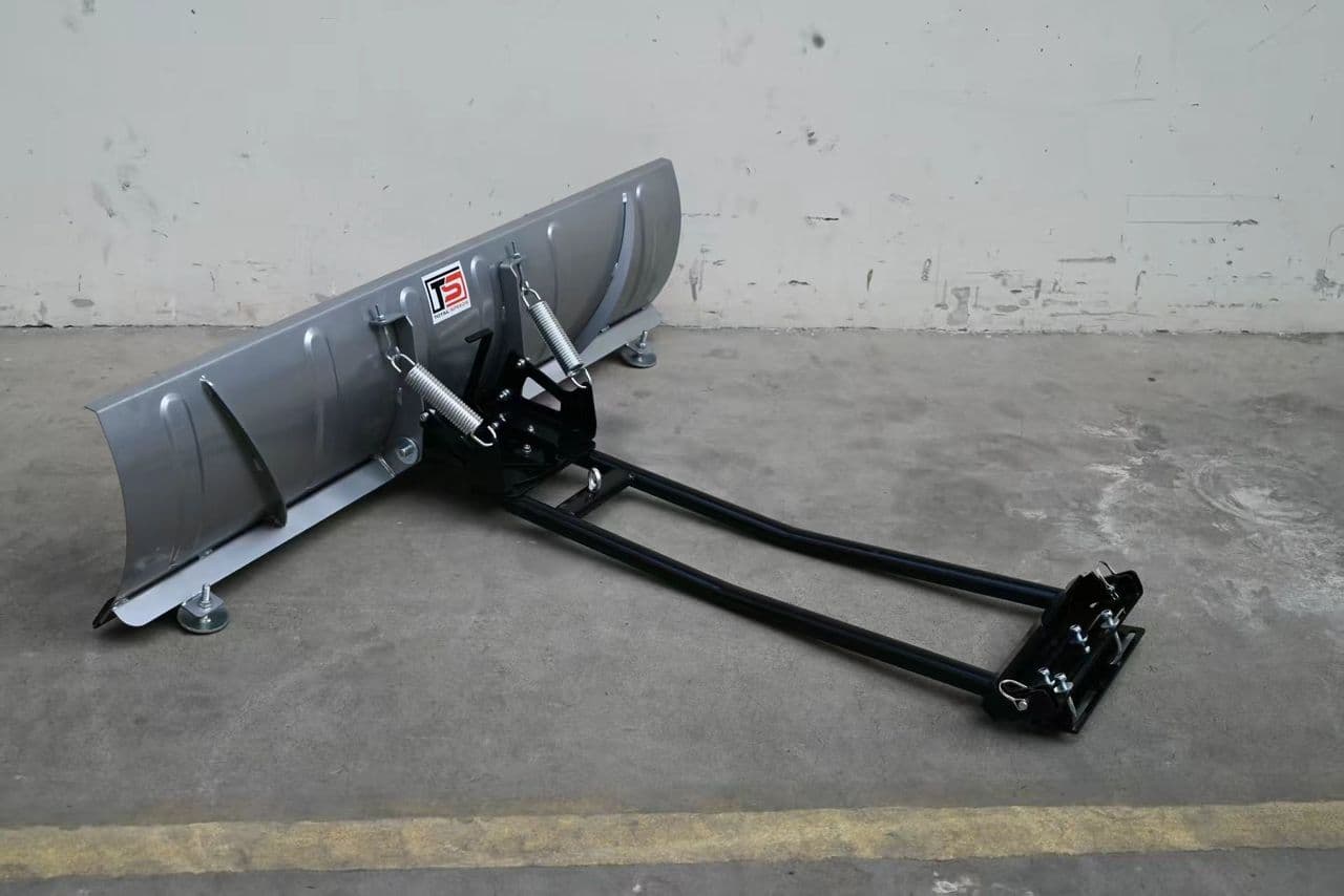 UNIVERZALEN_SNEZNI_PLUG_ZA_STIRIKOLESNIK_ATV